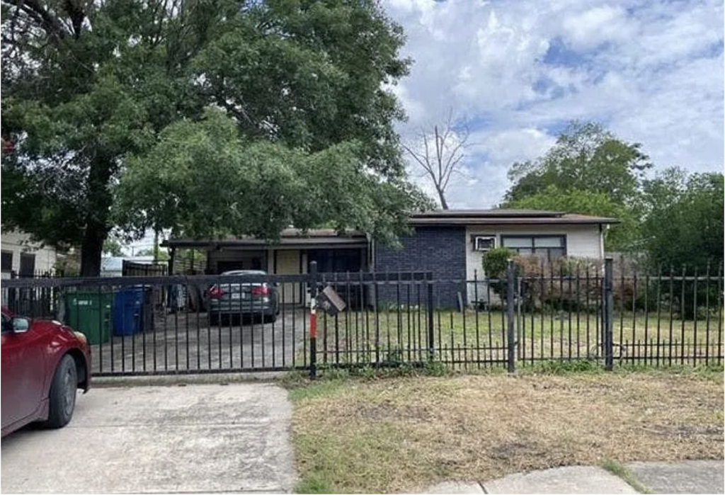 351 Cherry Ridge Dr, San Antonio, TX 78213