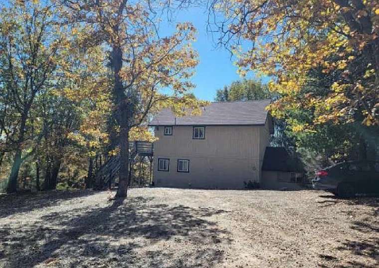 25 Mistletoe Turn, Running Springs, CA 92382