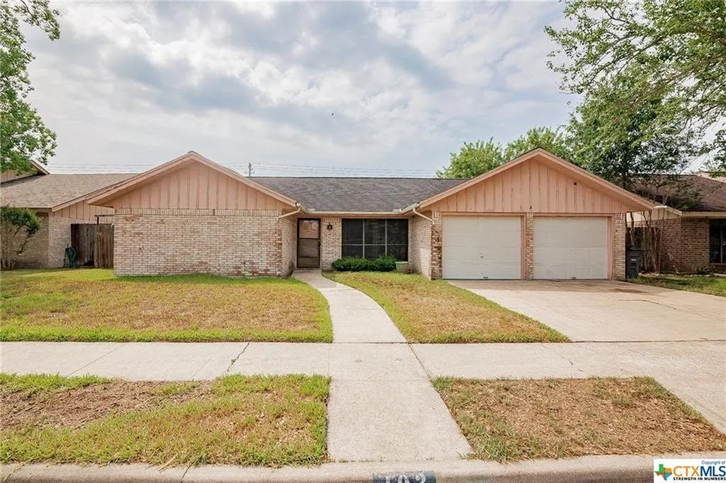 103 Magdalena Drive, Victoria, TX 77904